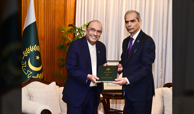 The Federal Ombudsman/President AOA, Mr. Naveed Kamran Baloch presenting the Annual Report of the Office of Federal Ombudsman to the President, Mr. Asif Ali Zardari in Islamabad on October 8, 2026.